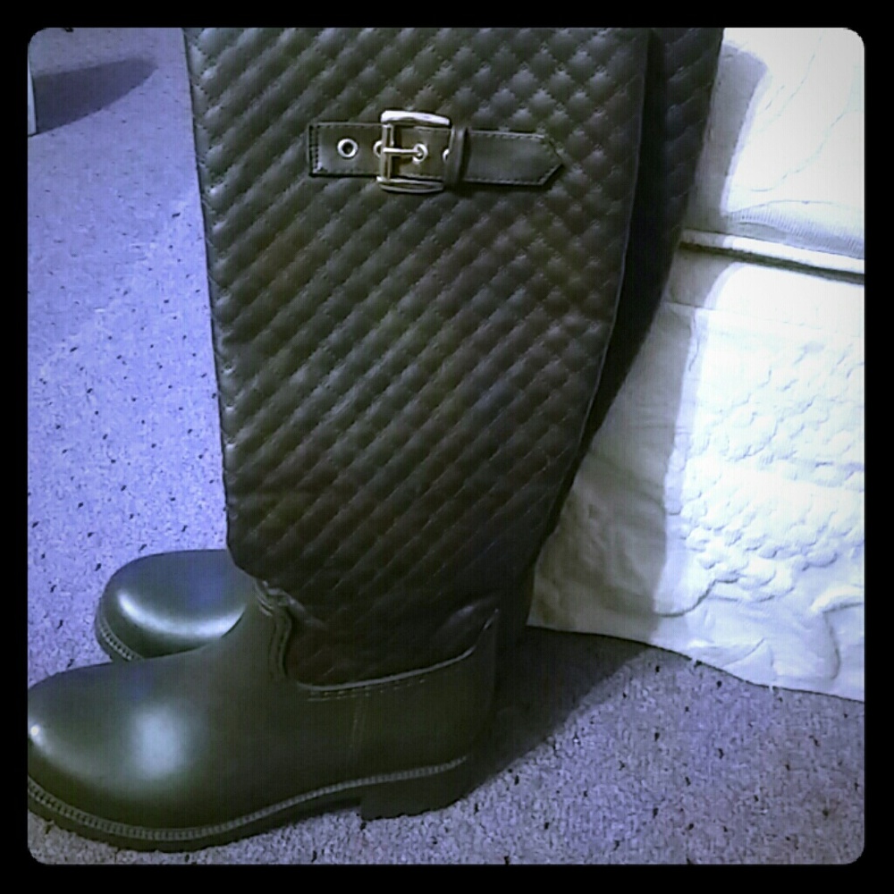 BROWN QUILTED BOOTS